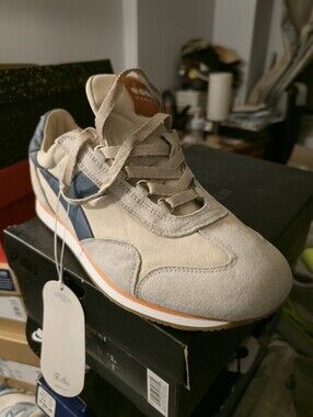 NEW Diadora Men's Beige and Blue Sneakers